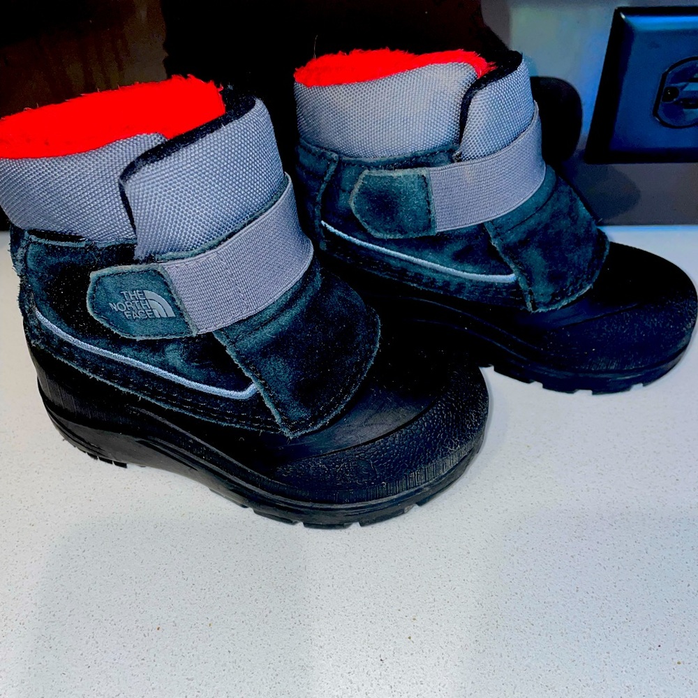 The north face winter/snow boots